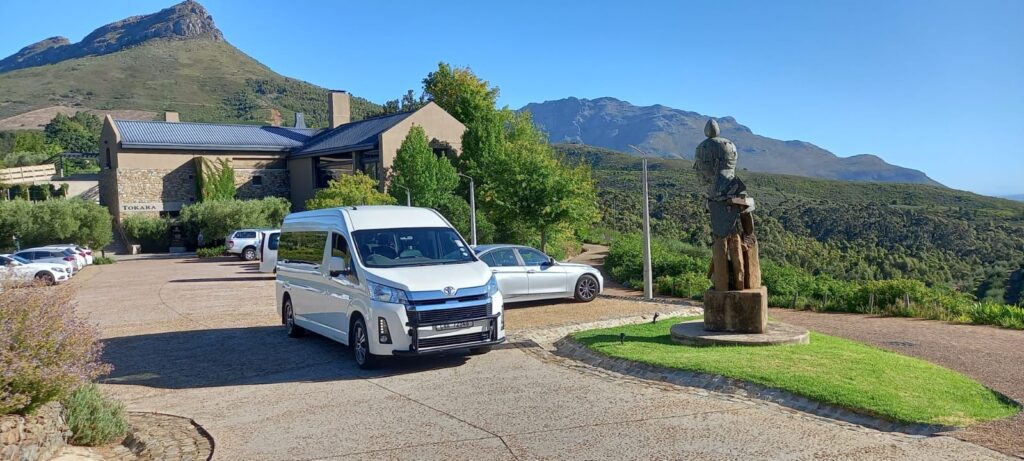 Discovering Cape Town Through Shuttle Services