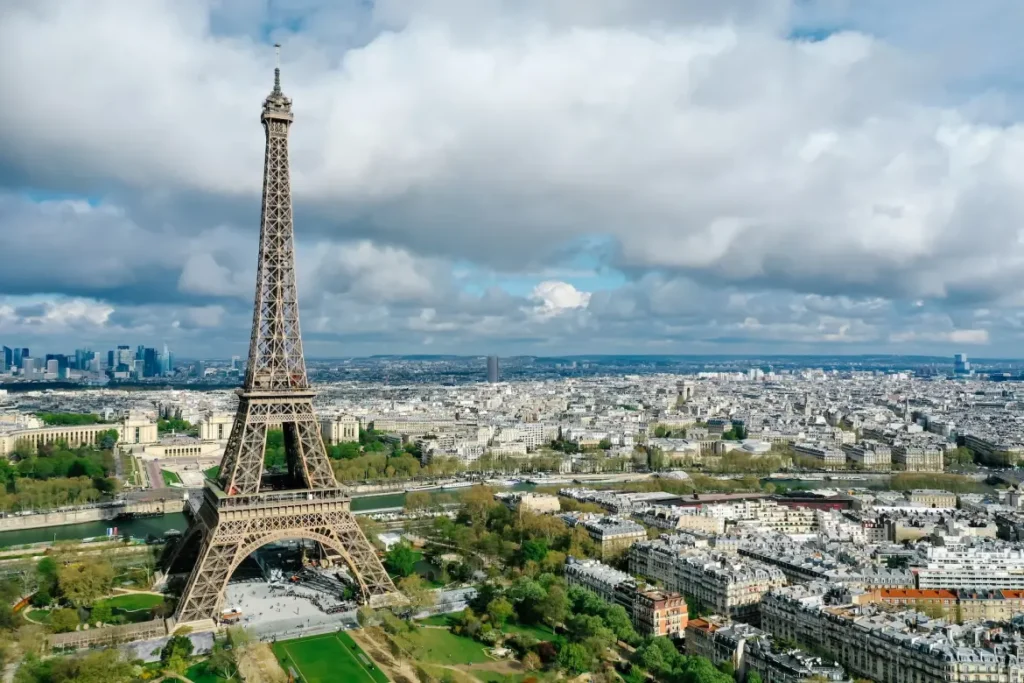 Travel Tips for the Ultimate France Experience