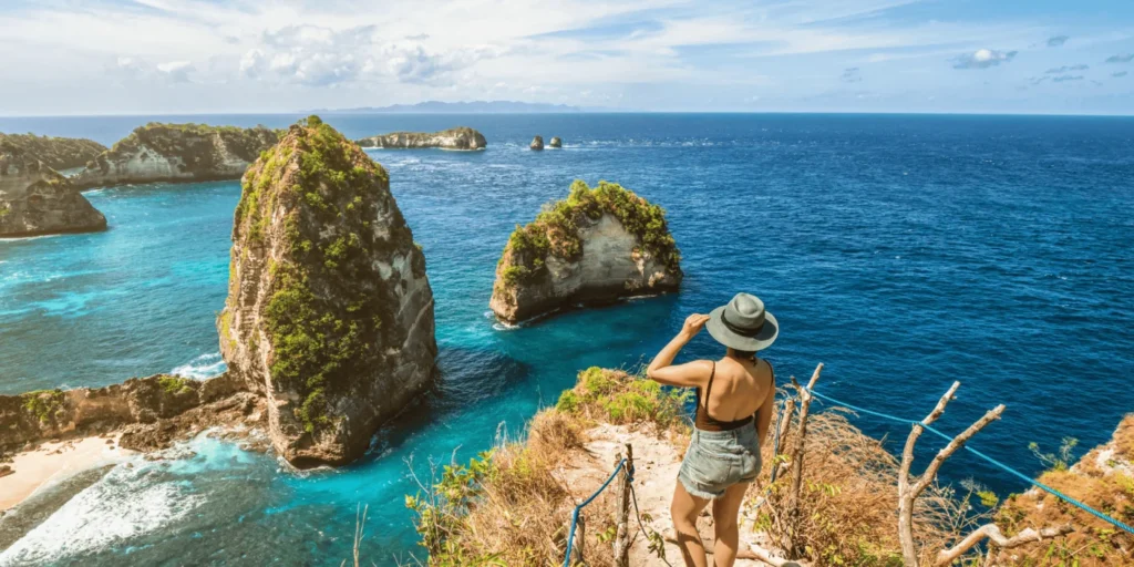 Island Hopping in Nusa